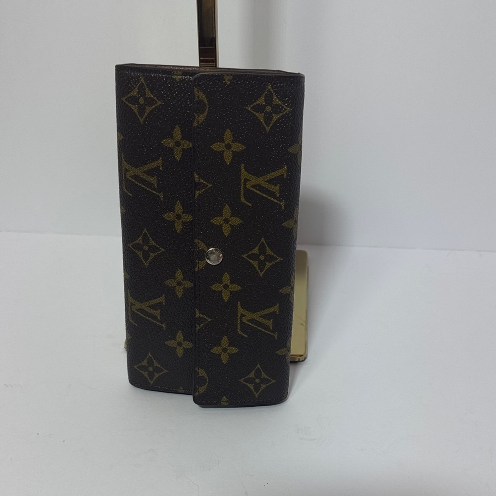 Louis Vuitton Wallet - Picture 2 of 9